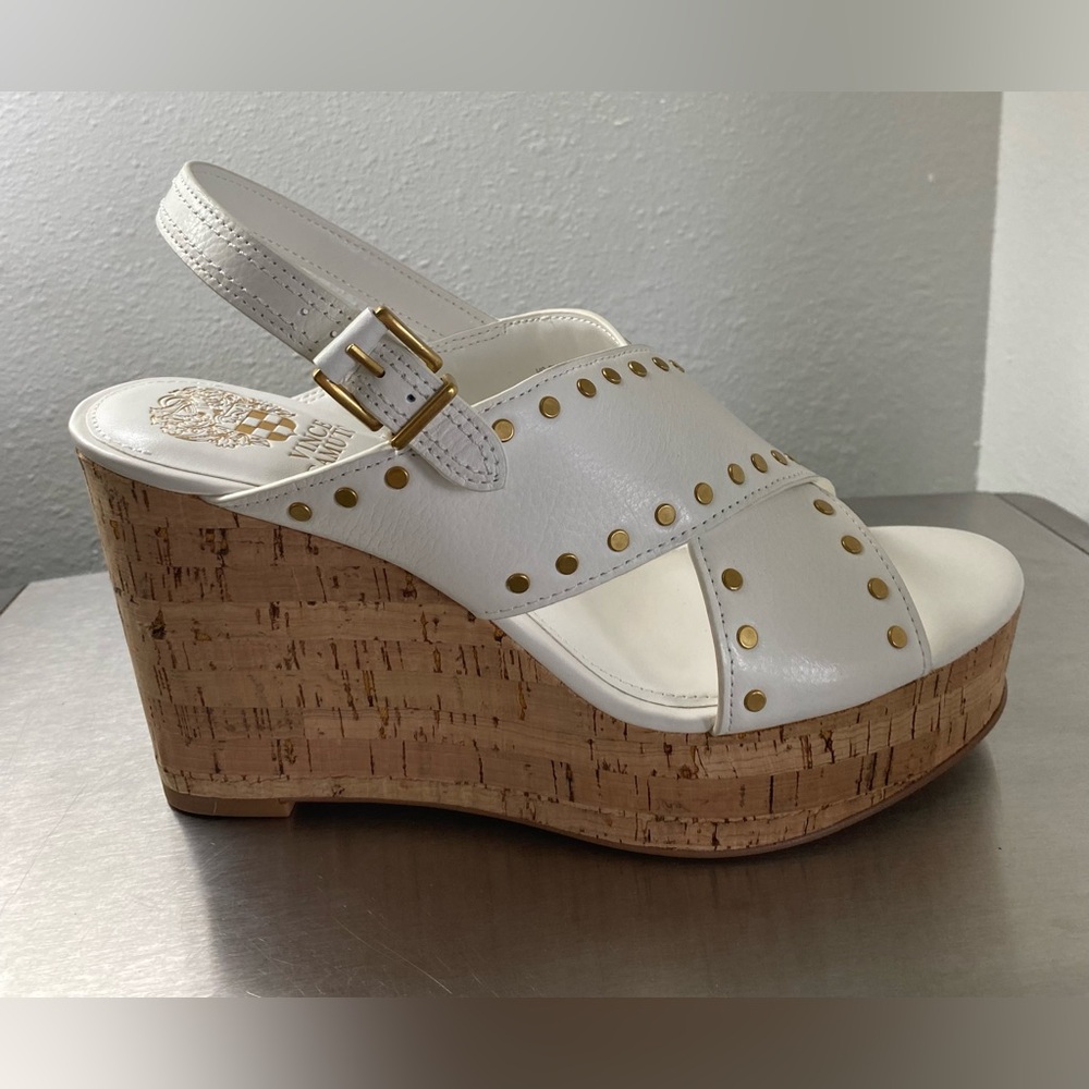 VINCE CAMUTO..WOMENS White Wedge Sandals with Gold Accents - Picture 3 of 15